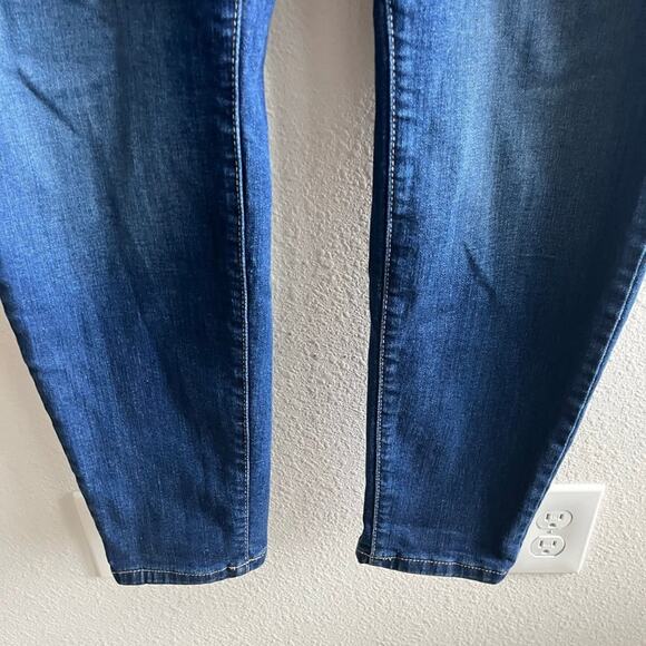 Lane Bryant High Rise Medium Wash Skinny Jeans Size 18 Style 1051722 - Picture 3 of 11